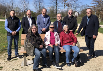 Ein Plus an Komfort und Inklusion: Günther Energie & Service Engagiert sich für Seniorengerechte Bänke im Seepark