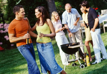 Grillzeit beginnt! Holzkohle, Briketts und Zubehör bei Günther Energie+Service