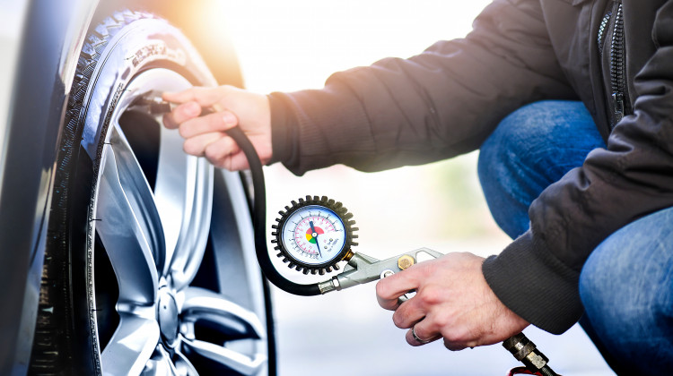 Reifendruckkontrolle: Kostenloser Service für Ihre Sicherheit